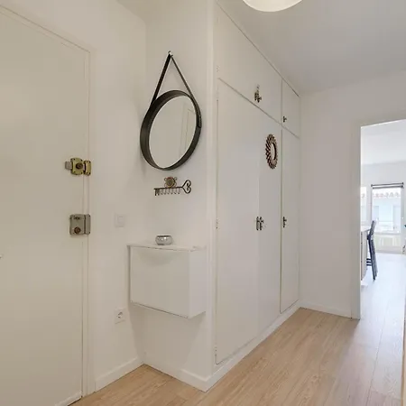 1244 Eugeni Ors 200 M Playa Апартаменти *